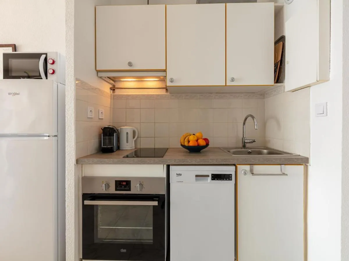 Apartment Studio Bona By Interhome Hyeres